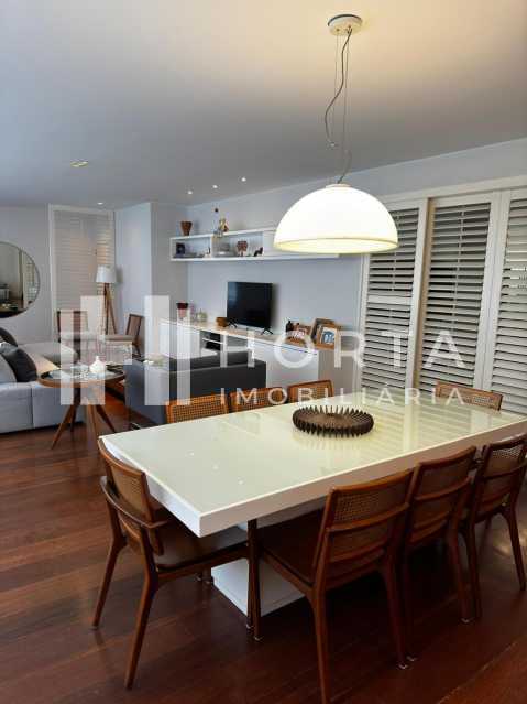 Apartamento à venda com 4 quartos, 206m² - Foto 6