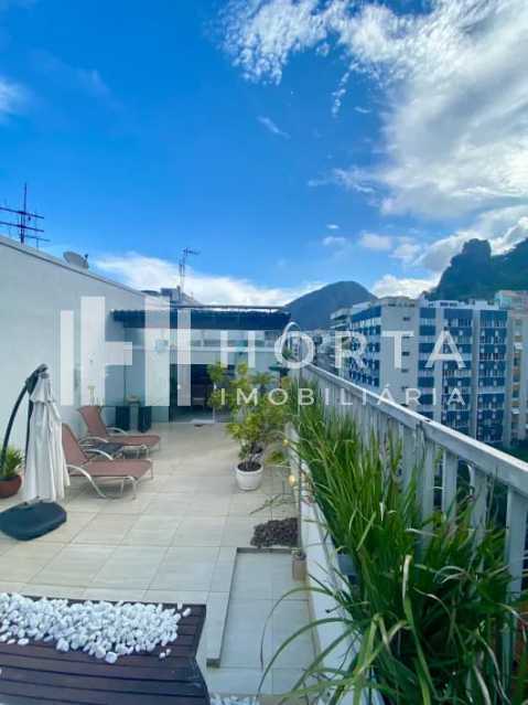 Cobertura à venda com 3 quartos, 300m² - Foto 2