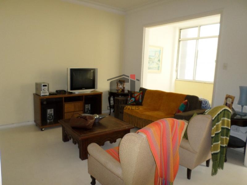 Apartamento à venda com 3 quartos, 180m² - Foto 1