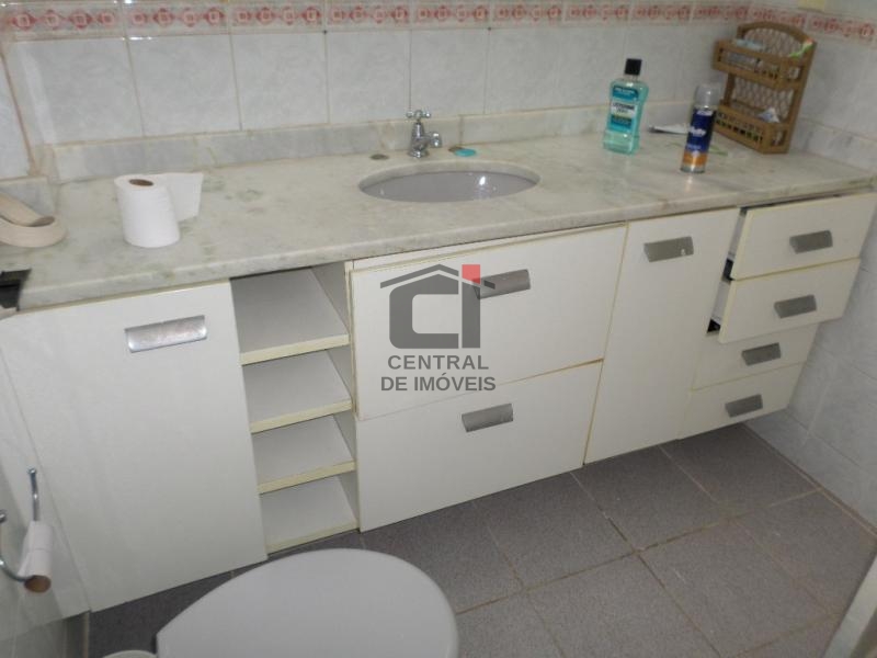 Apartamento à venda com 3 quartos, 180m² - Foto 17
