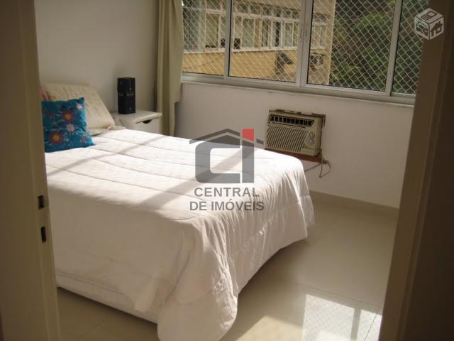 Apartamento à venda com 2 quartos, 80m² - Foto 4