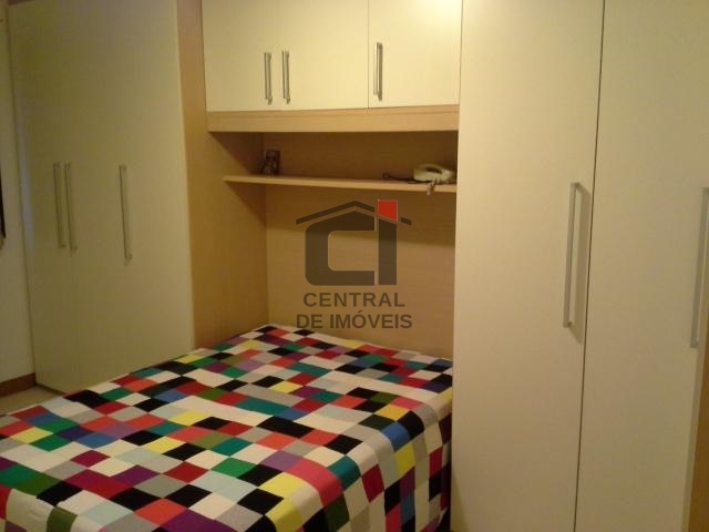 Apartamento à venda com 2 quartos, 68m² - Foto 2