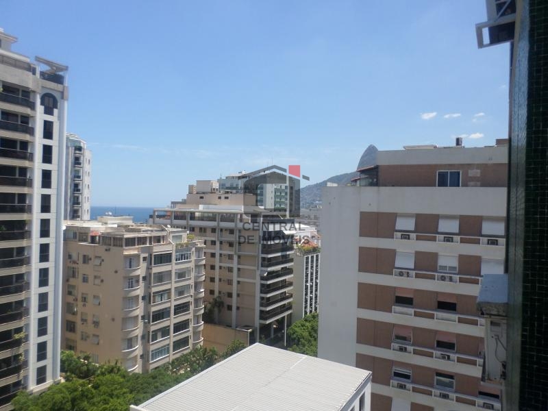 Apartamento à venda com 3 quartos, 150m² - Foto 1