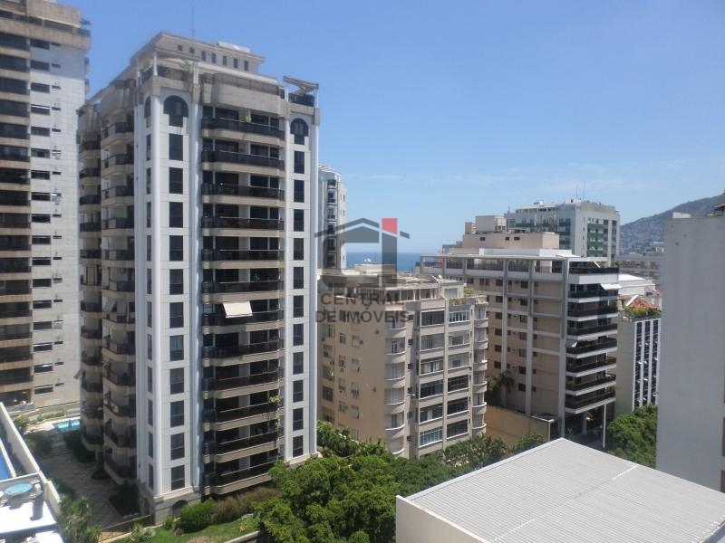 Apartamento à venda com 3 quartos, 150m² - Foto 3