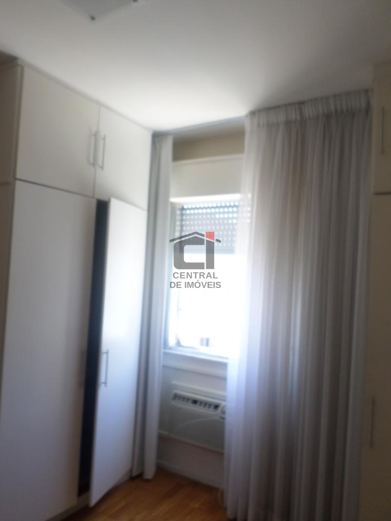 Apartamento à venda com 3 quartos, 150m² - Foto 4