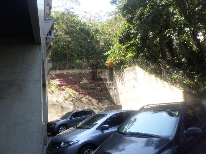 Apartamento à venda com 3 quartos, 170m² - Foto 2