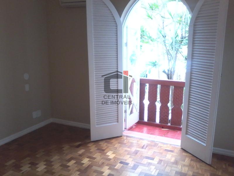 Casa à venda com 3 quartos, 190m² - Foto 9