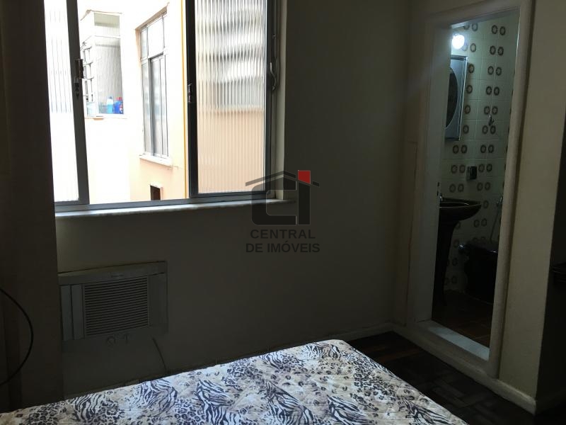 Apartamento à venda com 2 quartos, 74m² - Foto 2