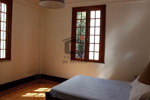 Apartamento à venda com 4 quartos, 211m² - Foto 2