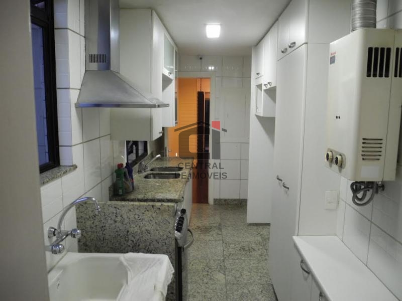 Apartamento à venda com 3 quartos, 145m² - Foto 8