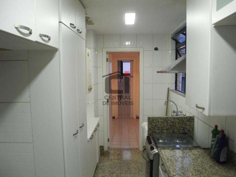 Apartamento à venda com 3 quartos, 145m² - Foto 9