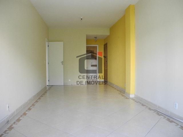 Apartamento à venda com 2 quartos, 98m² - Foto 2