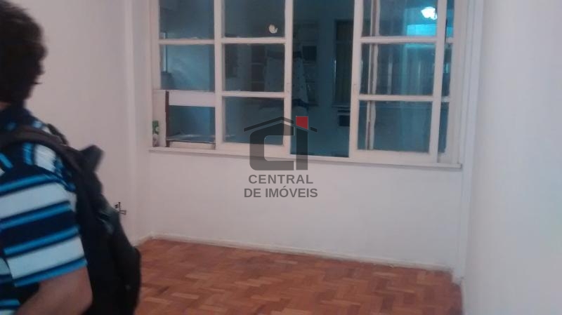 Apartamento à venda com 1 quarto, 24m² - Foto 2