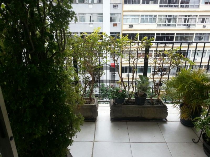 Apartamento à venda com 2 quartos, 95m² - Foto 12