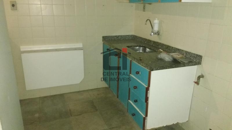 Apartamento à venda com 2 quartos, 70m² - Foto 17