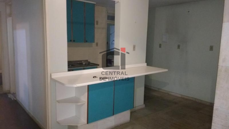 Apartamento à venda com 2 quartos, 70m² - Foto 2