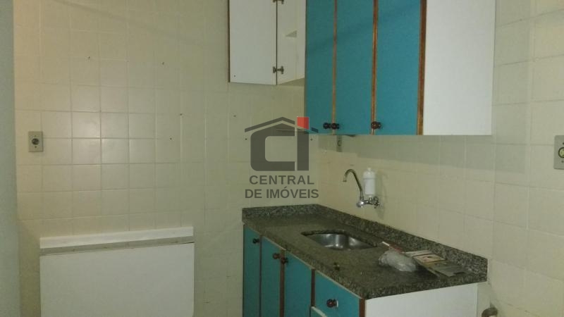 Apartamento à venda com 2 quartos, 70m² - Foto 7