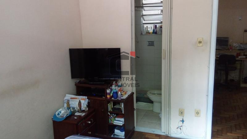 Apartamento à venda com 2 quartos, 70m² - Foto 29