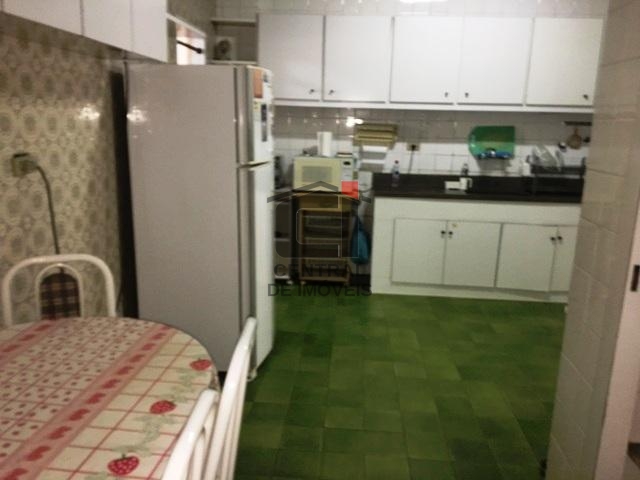 Apartamento à venda com 3 quartos, 200m² - Foto 12