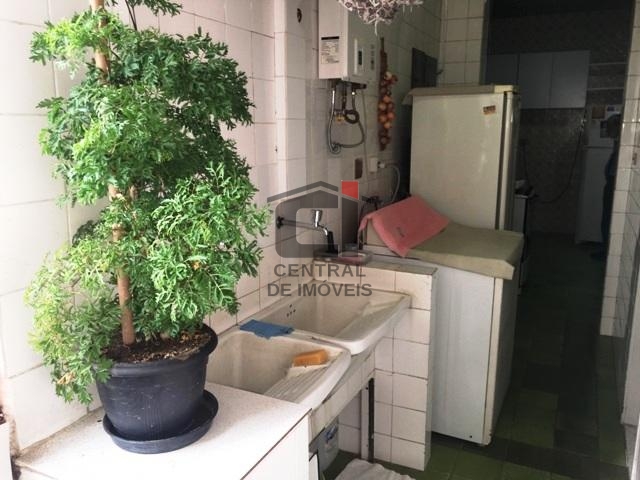 Apartamento à venda com 3 quartos, 200m² - Foto 14