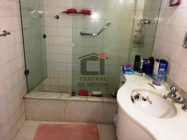 Apartamento à venda com 3 quartos, 200m² - Foto 17