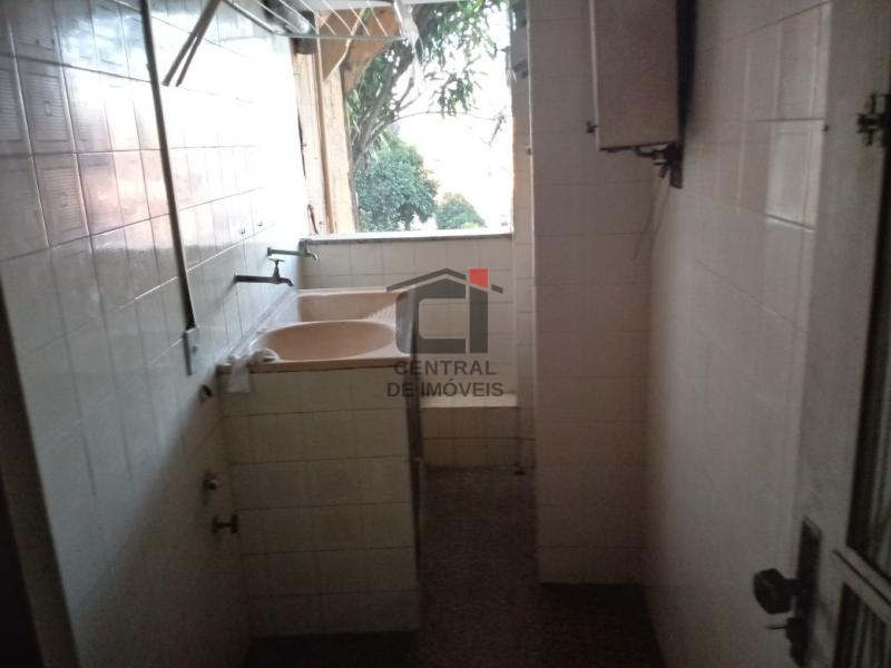 Casa à venda com 2 quartos, 90m² - Foto 9