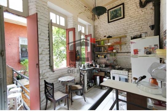 Casa à venda com 5 quartos, 200m² - Foto 2