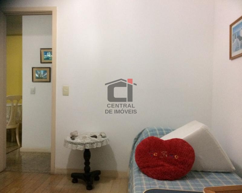 Apartamento à venda com 3 quartos, 90m² - Foto 2