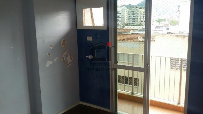 Apartamento à venda com 2 quartos, 60m² - Foto 3