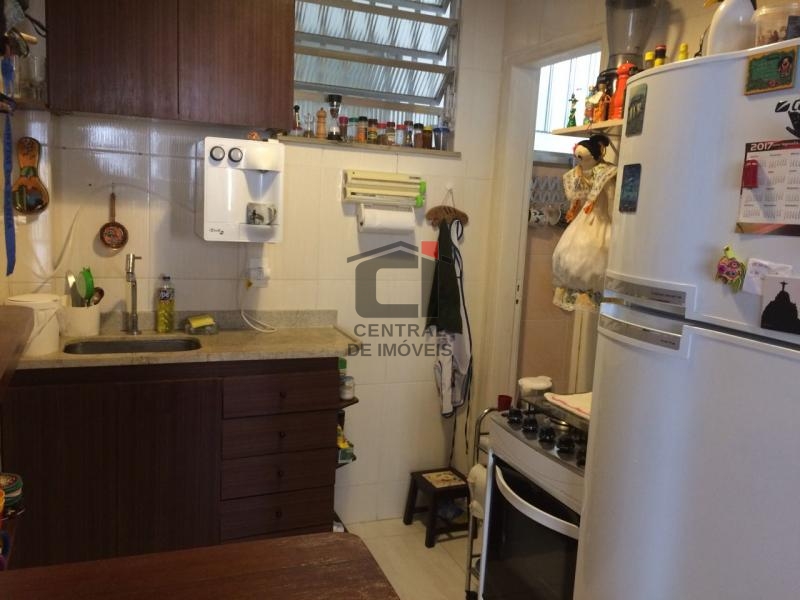 Apartamento à venda com 2 quartos, 67m² - Foto 11