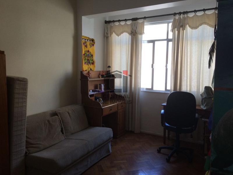 Apartamento à venda com 2 quartos, 67m² - Foto 2