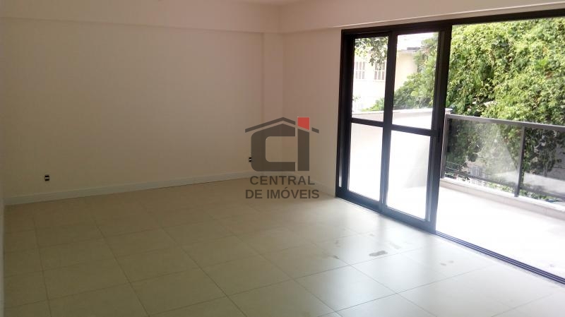 Apartamento à venda com 3 quartos, 113m² - Foto 2