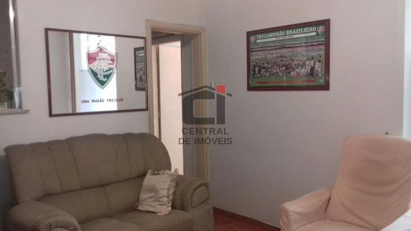 Apartamento à venda com 2 quartos, 90m² - Foto 4