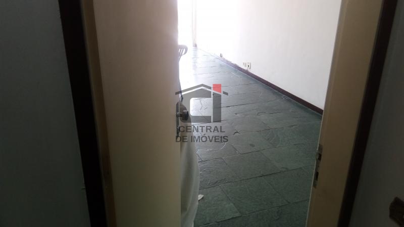 Apartamento à venda com 1 quarto, 80m² - Foto 2