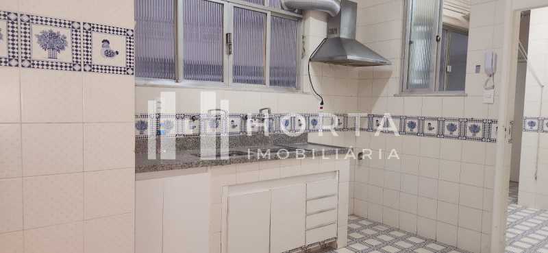 Apartamento à venda com 3 quartos, 165m² - Foto 9