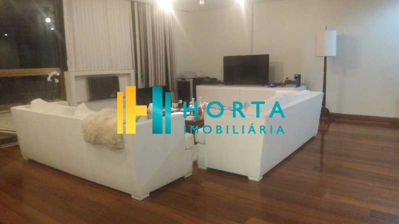 Apartamento à venda com 3 quartos, 212m² - Foto 1