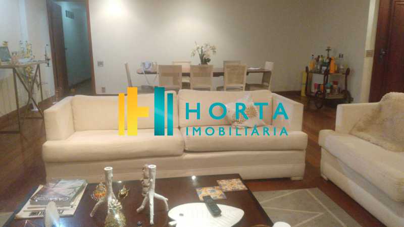 Apartamento à venda com 3 quartos, 212m² - Foto 2