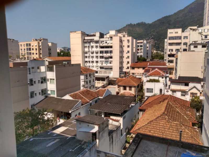 Casa à venda com 4 quartos, 300m² - Foto 2