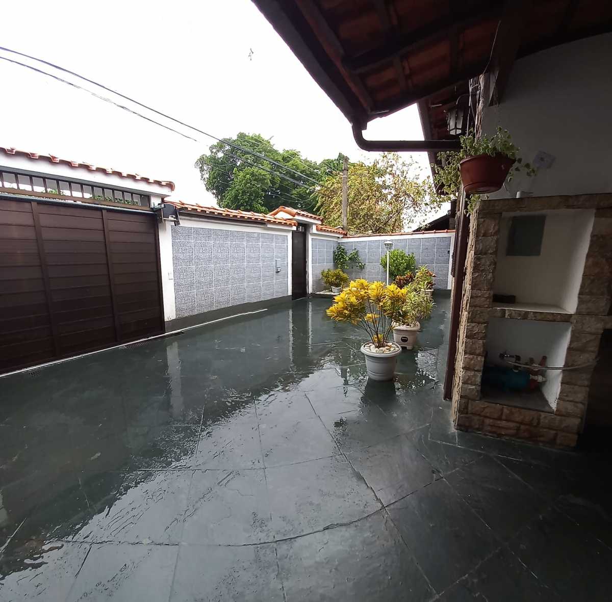 Casa à venda com 3 quartos, 120m² - Foto 2