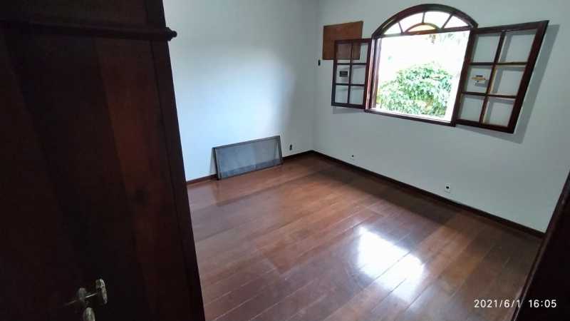 Casa de Condomínio à venda com 4 quartos, 270m² - Foto 17