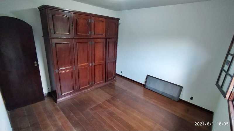 Casa de Condomínio à venda com 4 quartos, 270m² - Foto 18