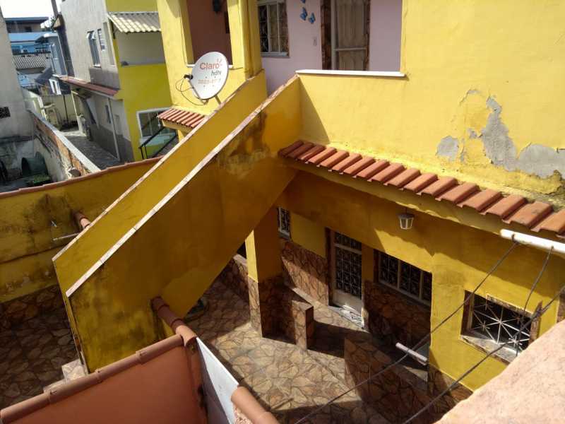 Casa à venda com 5 quartos, 200m² - Foto 17