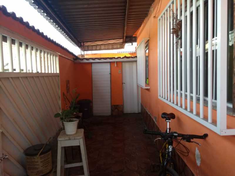 Casa à venda com 5 quartos, 200m² - Foto 25