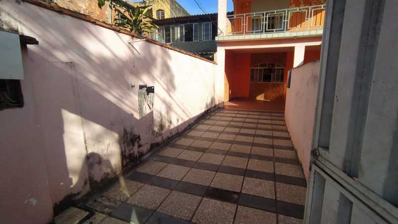 Casa à venda com 4 quartos, 168m² - Foto 12