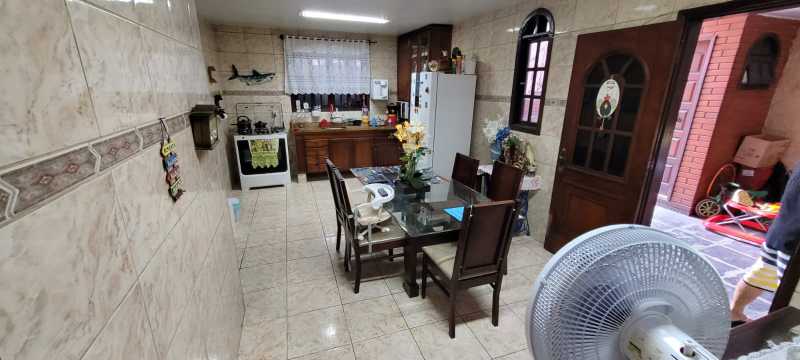 Casa à venda com 2 quartos, 120m² - Foto 11