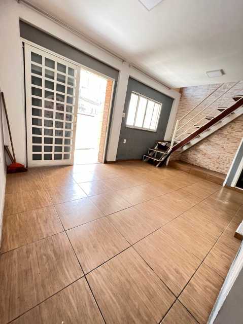 Casa à venda com 3 quartos, 112m² - Foto 11