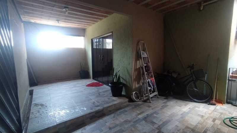 Casa à venda com 5 quartos, 40m² - Foto 2