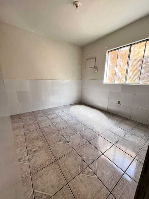 Casa à venda com 6 quartos, 240m² - Foto 10