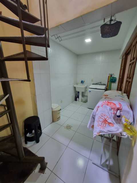 Casa de Condomínio à venda com 3 quartos, 216m² - Foto 28