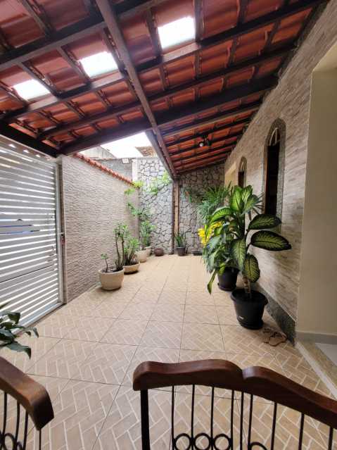 Casa de Vila à venda com 3 quartos, 181m² - Foto 2